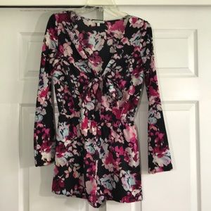 Charlotte Russe Tie Front Bell Sleeve Romper S